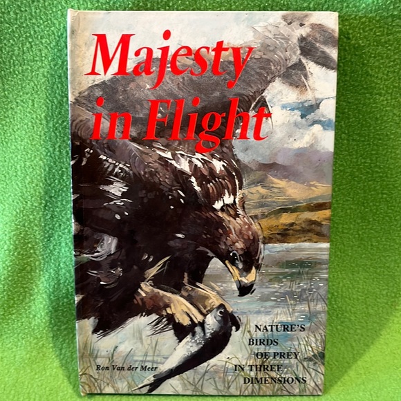 Majesty In Flight Nature’s Bird’s Of Prey in Three Dimensions Pop-Up HC Book - Picture 1 of 9